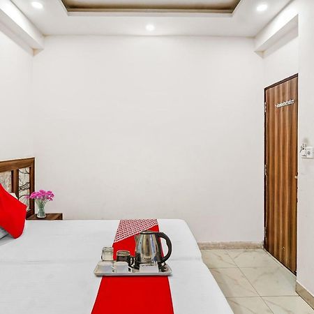 Oyo 88326 Hotel Cloud 9 นิวเดลี ภายนอก รูปภาพ