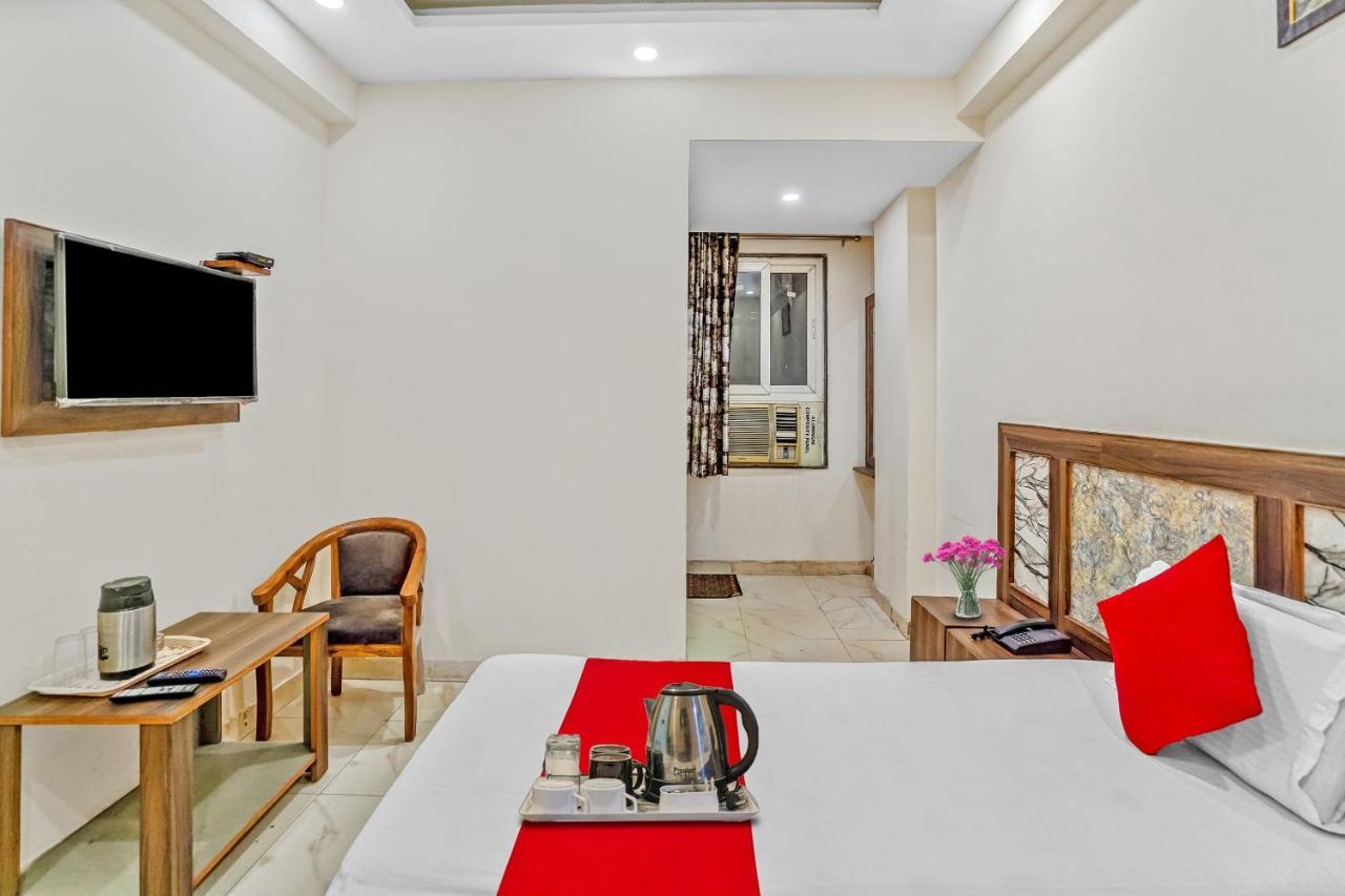 Oyo 88326 Hotel Cloud 9 นิวเดลี ภายนอก รูปภาพ