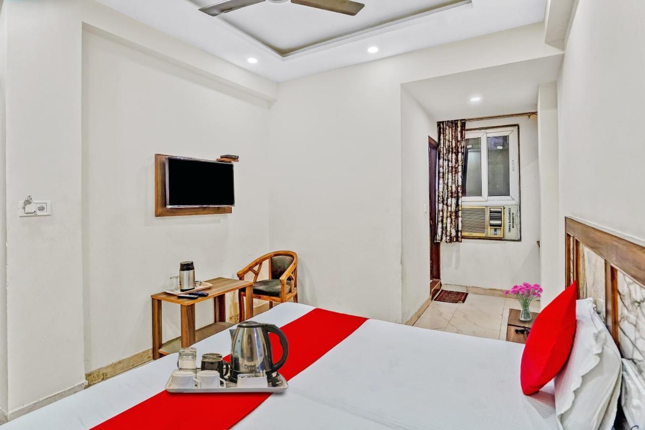 Oyo 88326 Hotel Cloud 9 นิวเดลี ภายนอก รูปภาพ