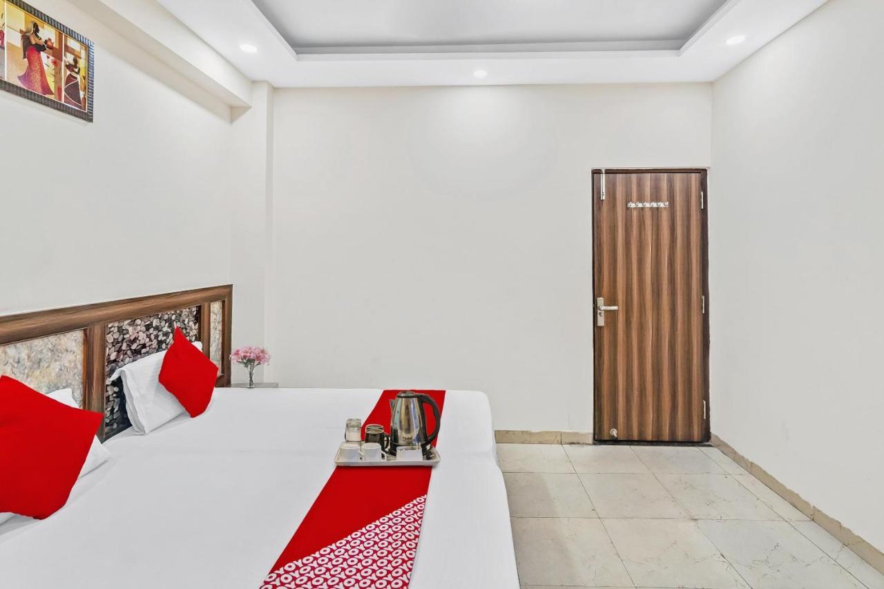 Oyo 88326 Hotel Cloud 9 นิวเดลี ภายนอก รูปภาพ