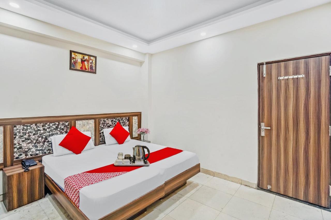 Oyo 88326 Hotel Cloud 9 นิวเดลี ภายนอก รูปภาพ