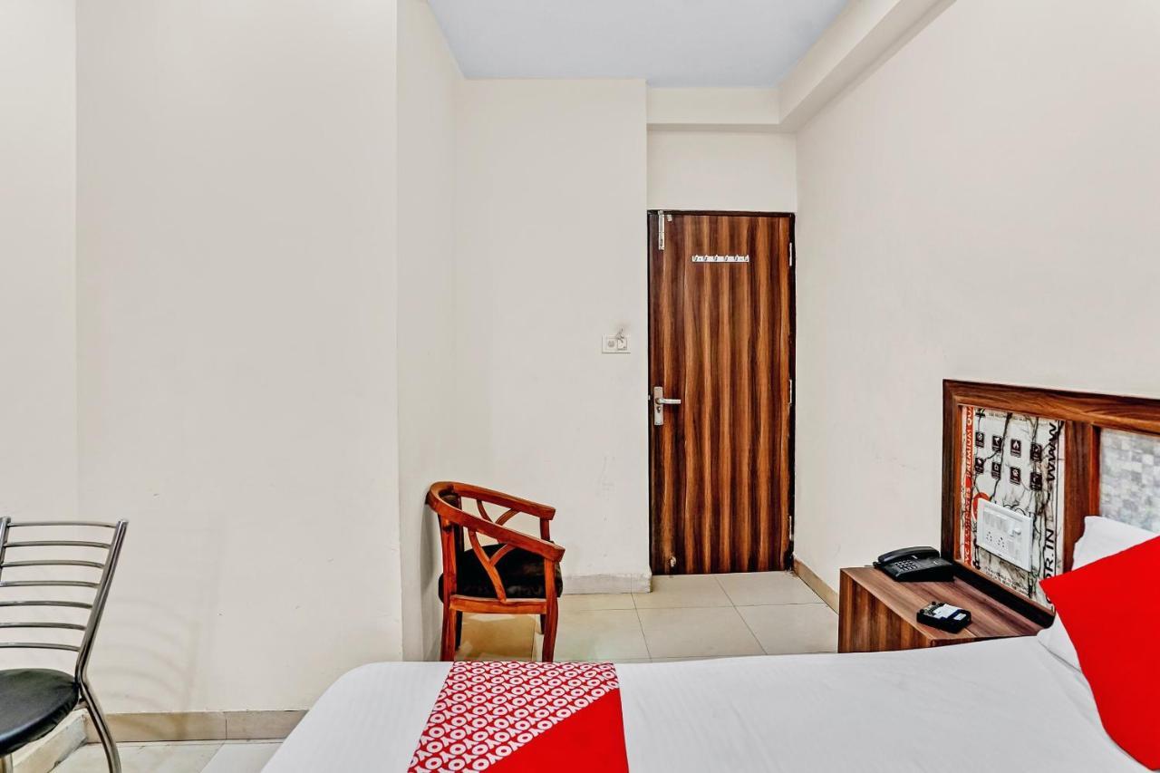 Oyo 88326 Hotel Cloud 9 นิวเดลี ภายนอก รูปภาพ