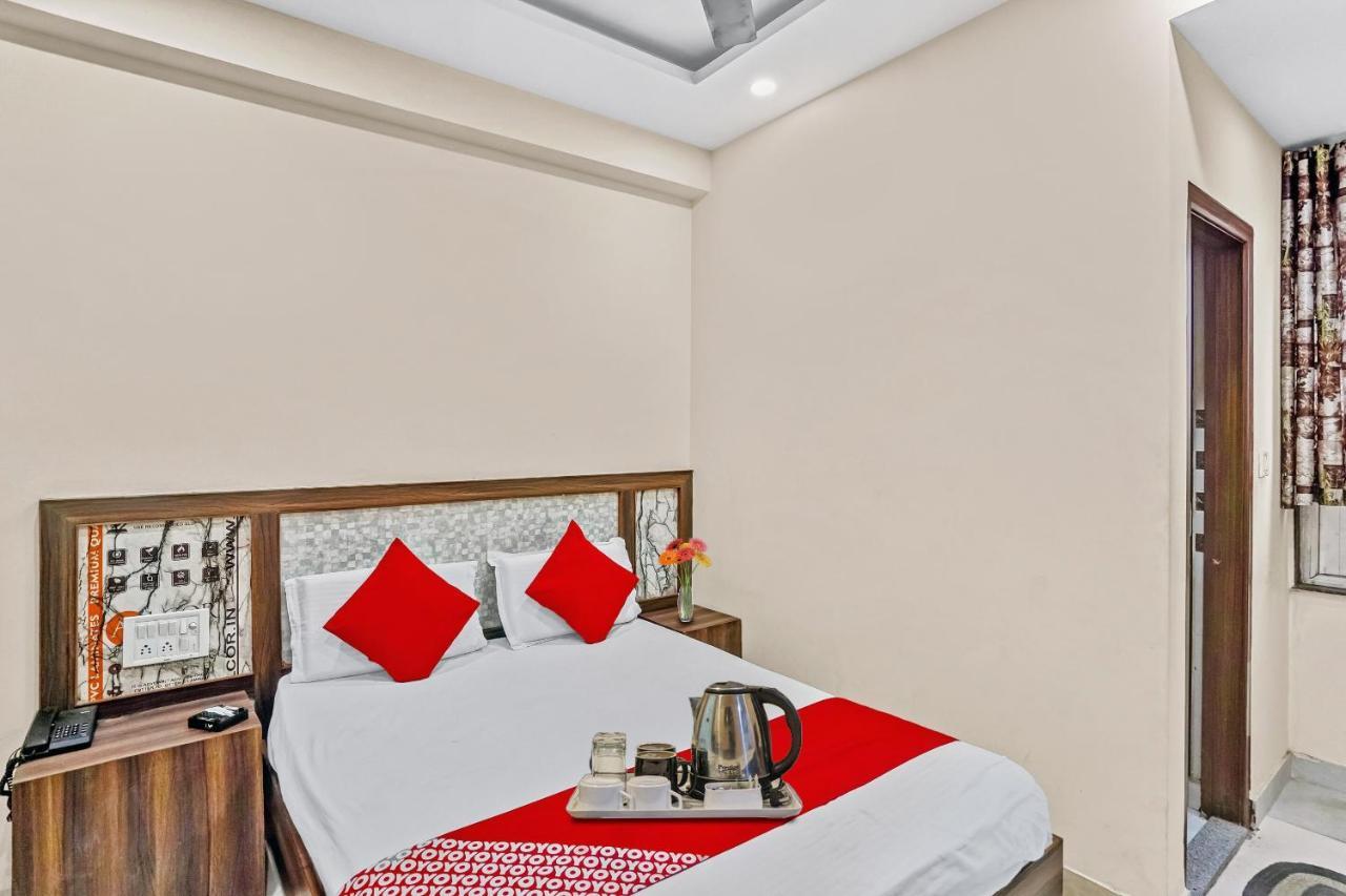 Oyo 88326 Hotel Cloud 9 นิวเดลี ภายนอก รูปภาพ